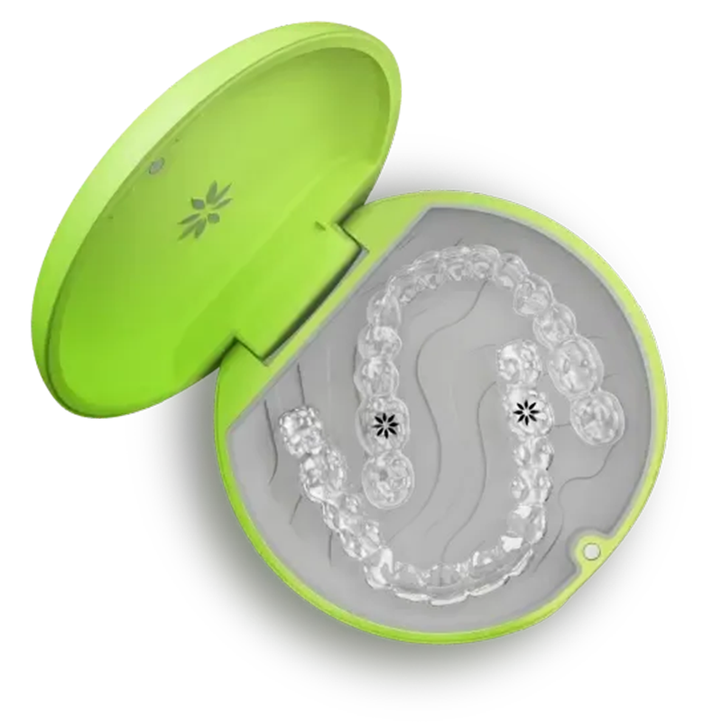 Invisalign® Aligners & Tray for Teens